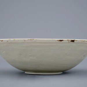 Un brûle-parfum et un bol aux phoenix en porcelaine de Chine qingbai, Dynastie Song ou Yuan, 10-14ème — photo 4