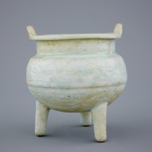 Un brûle-parfum et un bol aux phoenix en porcelaine de Chine qingbai, Dynastie Song ou Yuan, 10-14ème — photo 5
