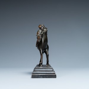 Un brûle-parfum figurant un lettré sur cerf en bronze, Chine, début de la dynastie Qing — photo 5