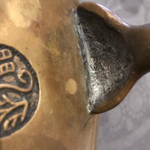 Un brûle-parfum quadrilobe en bronze tâché d'or, Chine, marque de Fei Ge, 17/18ème — photo 17