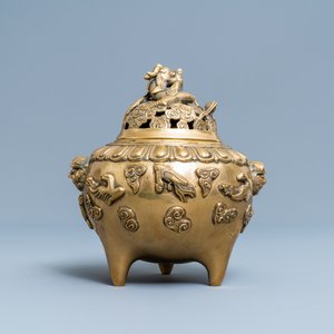 Un brûle-parfum tripod couvert en bronze, Chine, 19/20ème — photo 4