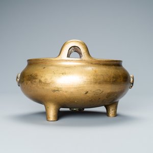 Un brûle-parfum tripod en bronze à décor d'éléphants, Chine, Qing — photo 5