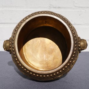 Un brûle-parfum tripod en bronze doré, marque de Qianlong, 19/20ème — photo 20