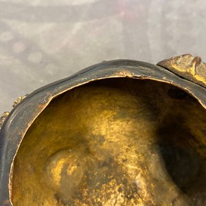Un brûle-parfum tripod en bronze laqué et doré, Ming — photo 15