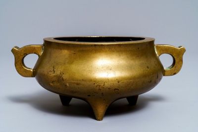 Un brûle-parfum tripod en bronze, marque de Qianlong, Chine, 19ème