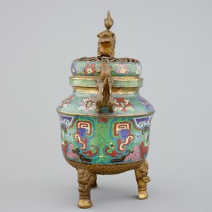 Un brûle-parfum tripod en cloisonné chinois, 18/19ème — photo 2