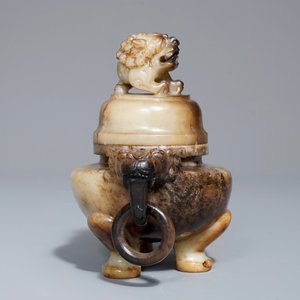 Un brûle-parfum tripod en jade, Chine, 19/20ème — photo 4
