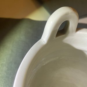 Un brûle-parfum tripod en porcelaine blanc de Chine de Dehua — photo 8