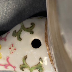 Un brûle-parfum tripod en porcelaine de Chine famille rose à décor 'bajixiang', marque et époque de Daoguang — photo 30