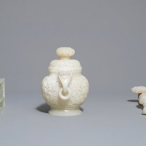 Un brûle-parfum, un sceptre et un abaque en jade sculpté, Chine, 19/20ème — photo 3