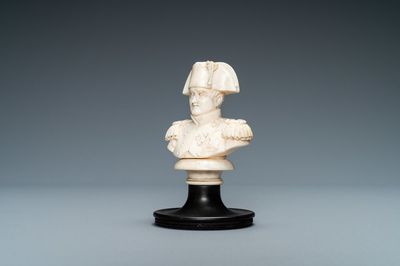 Un buste de Napoléon en ivoire sculpté, France, 19ème