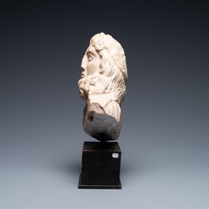 Un buste de Zeus en marbre, époque romaine, 2/4ème — photo 5