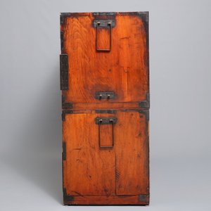 Un cabinet de type tansu en deux pièces, Japon, Meiji, 19ème — photo 5