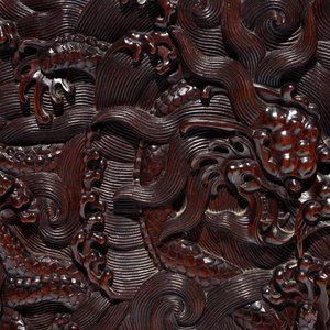 Un cabinet en bois hongmu et huanghuali à déux portes aux dragons en zitan, 18/19ème — photo 5
