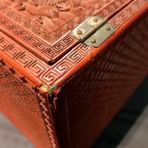 Un cabinet en laque de Chine à décor de dragons et phénix, 19ème — photo 28