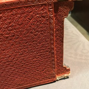 Un cabinet en laque de Chine à décor de dragons et phénix, 19ème — photo 29