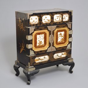 Un cabinet en laque et ivoire incrusté Shibayama, Japon, Meiji, 19ème — photo 5