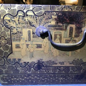 Un cabinet et une boîte de forme rectangulaire en laque doré, Canton, Chine, 19ème — photo 25