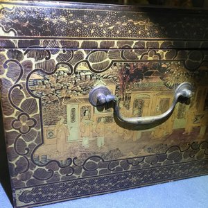 Un cabinet et une boîte de forme rectangulaire en laque doré, Canton, Chine, 19ème — photo 29