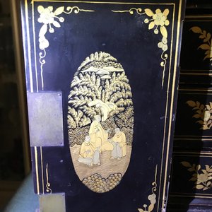 Un cabinet et une boîte de forme rectangulaire en laque doré, Canton, Chine, 19ème — photo 43