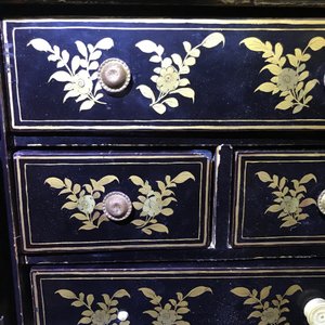 Un cabinet et une boîte de forme rectangulaire en laque doré, Canton, Chine, 19ème — photo 44