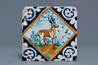 Un carreau en majolique à décor d'un cerf, prob. Delft, vers 1600