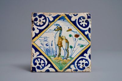 Un carreau en majolique polychrome à décor d'un dromedaire, Delft, vers 1600