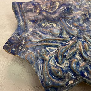 Un carreau ilkhanide moulé en forme d'étoile à fond bleu, Iran, 13/14ème — photo 14