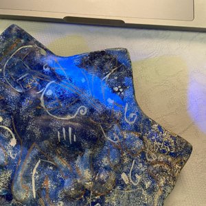 Un carreau ilkhanide moulé en forme d'étoile à fond bleu, Iran, 13/14ème — photo 5