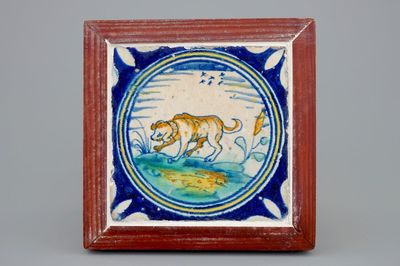 Un carreau médaillon au décor d'un chien, vers 1600, Pays-Bas du Sud