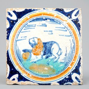 Un carreau médaillon au décor d'un lion, vers 1600, Pays-Bas du Sud — photo 1