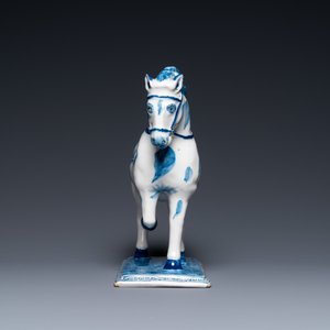 Un cheval en faïence de Delft en bleu et blanc, 18ème — photo 3