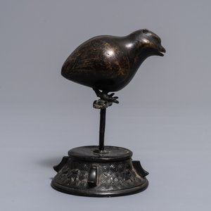 Un compte-gouttes en bronze en forme d'oiseau branché, Chine, Ming — photo 3