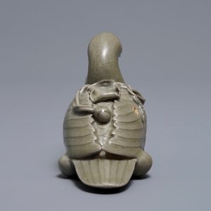 Un compte-gouttes en forme de canard en porcelaine céladon, Corée, 19/20ème — photo 6