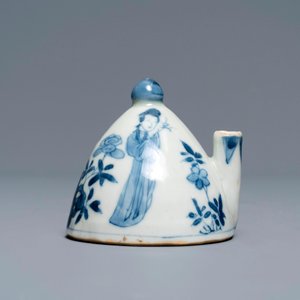 Un compte-gouttes en porcelaine de Chine bleu et blanc, Kangxi — photo 2