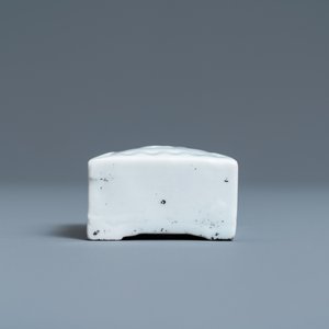 Un compte-gouttes en porcelaine de Corée en bleu et blanc, Joseon, 19ème — photo 5
