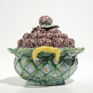 Un confiturier aux mûres sur présentoir en faïence polychrome de Delft, 18ème — photo 4