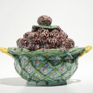 Un confiturier aux mûres sur présentoir en faïence polychrome de Delft, 18ème — photo 5