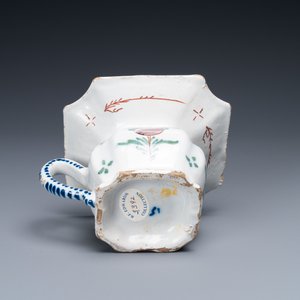 Un crachoir en faïence polychrome de Delft, 18ème — photo 8