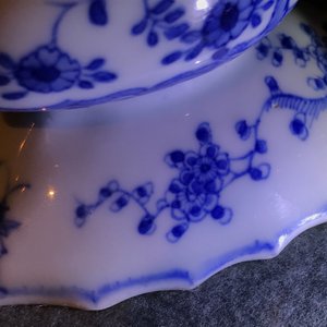 Un crachoir en forme de coeur en porcelaine de Chine bleu et blanc, Kangxi — photo 11