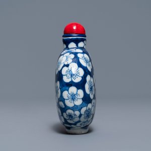 Un crapaud et un chat en porcelaine de Chine turquoise monochrome et une tabatière en bleu et blanc, Kangxi et 19ème — photo 17