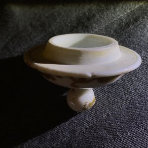 Un crémier en porcelaine de Chine famille rose pour le marché hollandais, blasons de De Riet et Bouillon, Qianlong — photo 8
