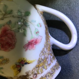 Un cremier en porcelaine de Chine famille rose, Yongzheng — photo 12