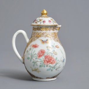 Un cremier en porcelaine de Chine famille rose, Yongzheng — photo 3