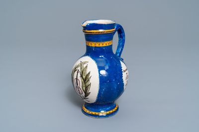 Un cruchon en faïence polychrome de Bruxelles à décor musicale, 19ème