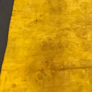 Un dessus de coussin impériale en soie brodée en fils dorés sur fond jaune, Chine, 19ème — photo 22