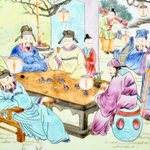 Un écran de table avec une plaque en porcelaine de Chine famille rose, 20ème — photo 5