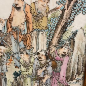 Un écran de table en bois avec une plaque porcelaine de Chine qianjiang cai, 19ème — photo 17