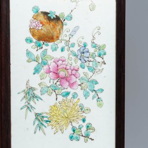 Un écran de table en bois et panneaux en porcelaine de Chine qianjiang cai, 19/20ème — photo 4