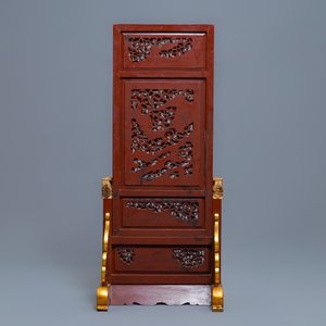 Un écran de table en bois sculpté et doré pour le marché Straits ou Peranakan, 19ème — photo 4
